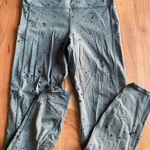 Vuori Olive Splatter Print Leggings